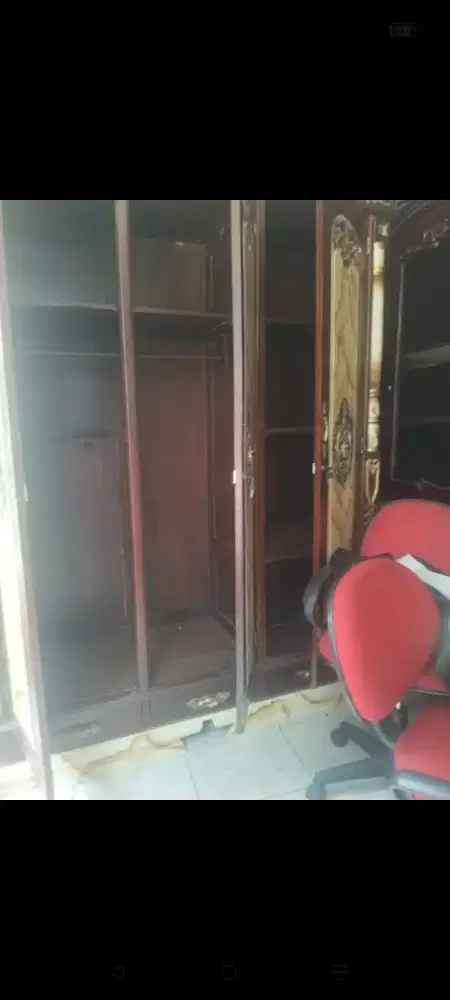 lemari pakaian jati Jepara asli 3 pintu, diplitur lg