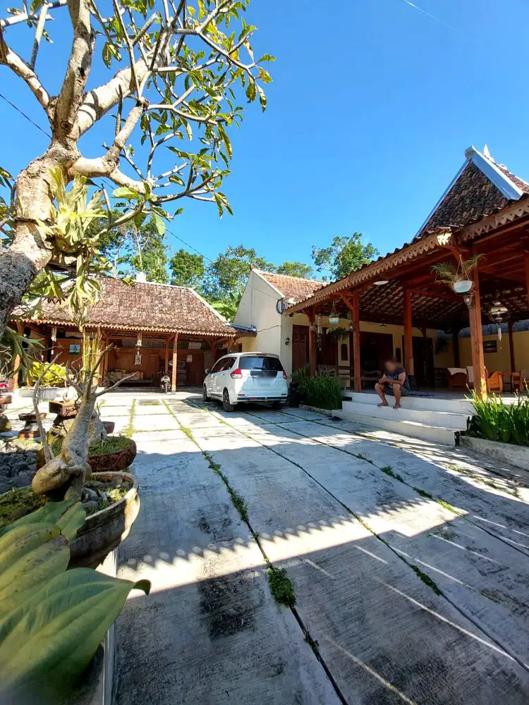 Villa Cakep dengan Joglo di Lingkungan Sejuk Pakem