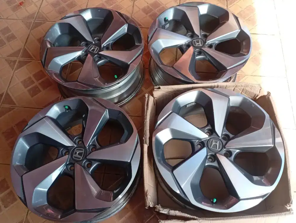 Velg Accord R18 Accord,Civic,HRV,Innova,Terios,CRV,Alphard,Vellfire,dk