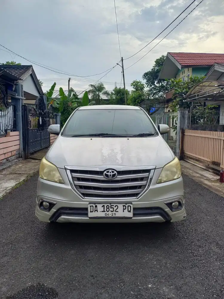 Kijang Innova V A/T Luxury (Captain Seat)