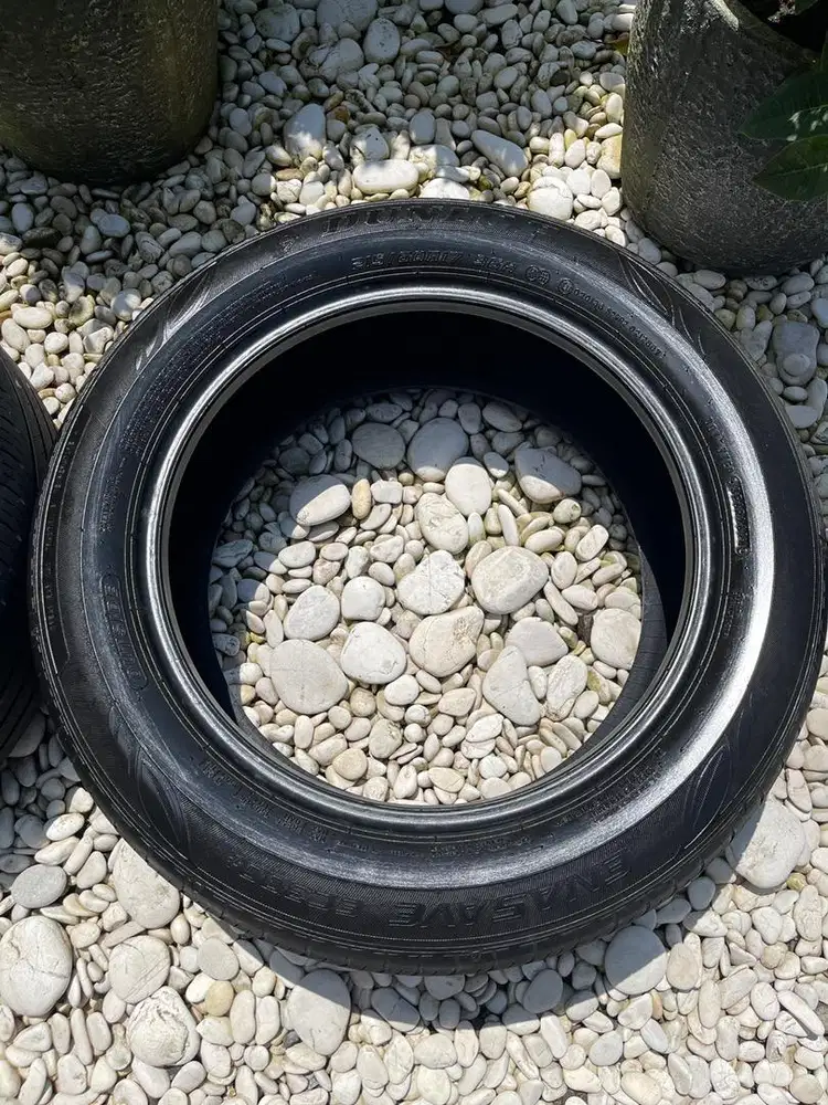 Ban Dunlop 2 pcs, 450 ribu. Ukuran R17 215