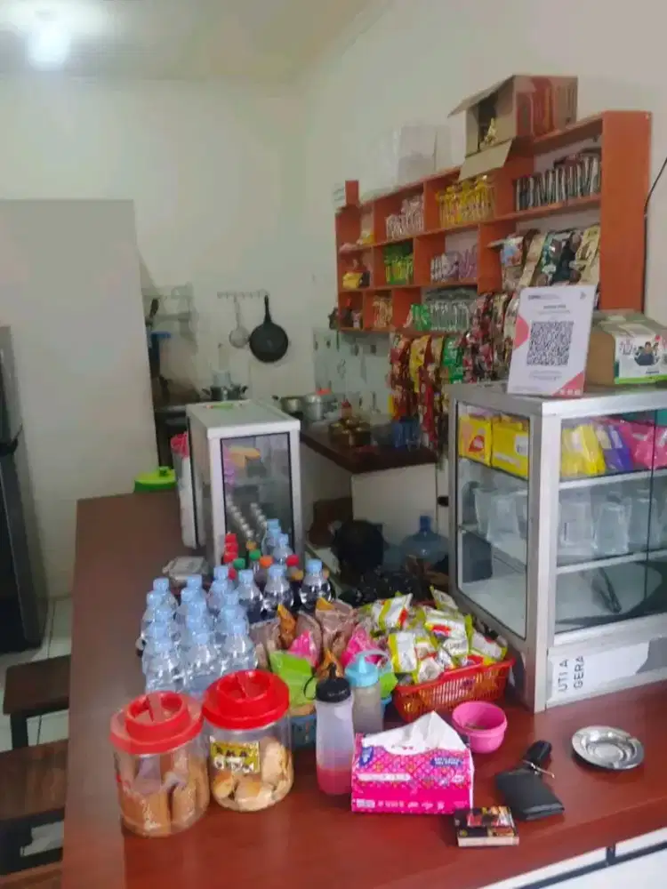 Di butuhkan wanita tukang masak serabutan max umur 40