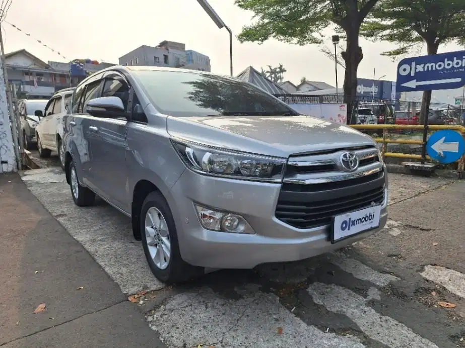 DP MURAH Toyota Kijang Innova 2.0 V Bensin-AT 2016 Silver CUIPB