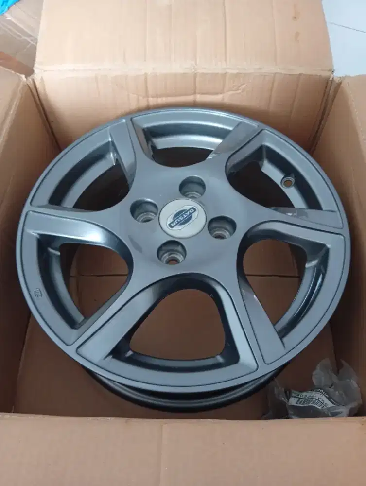 Velg oem Datsun Go ring 15
