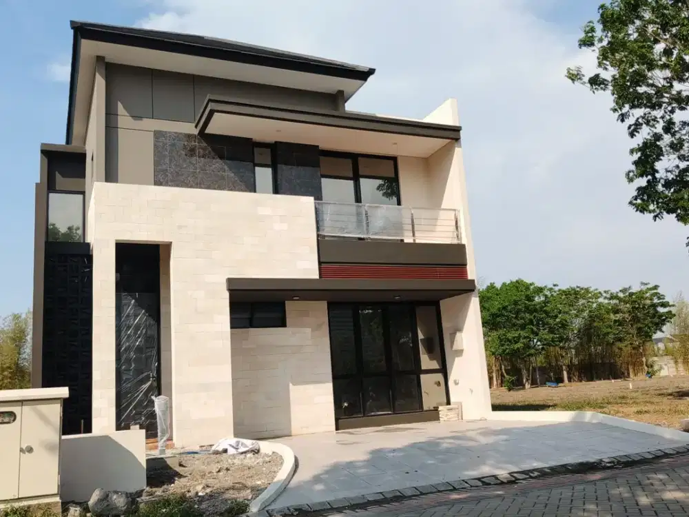 Rumah Grand Pakuwon Siap Huni Strategis Dekat Pakuwon Mall dan UNESA