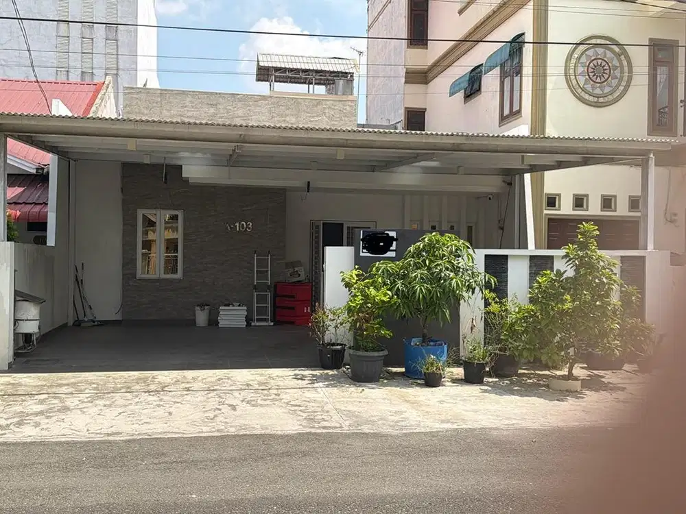 Di jual rumah kompleks griya riatur