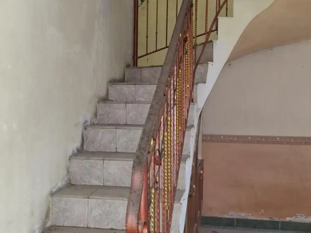 Harapan. Indah. Fixer. Upper khusus. Renov. Jual. Lagi