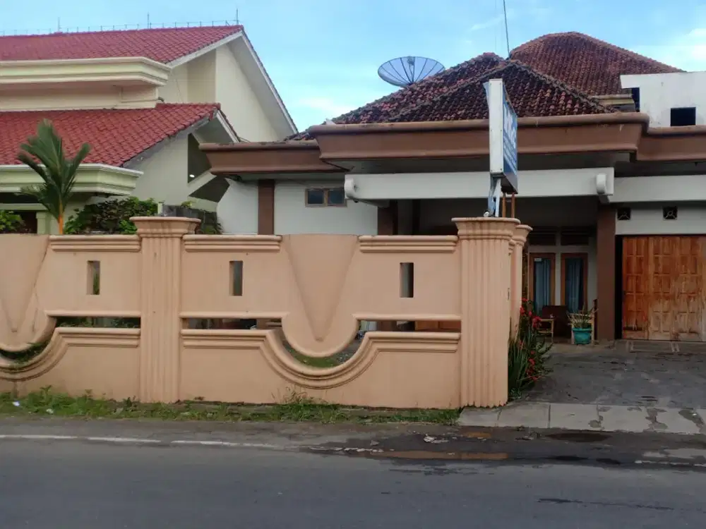 jual. via. lelang.   hanya. bulan. ini.  yg. ditungu2.    casu. only.