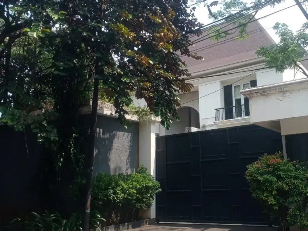 super. bargain.  perlu. renov.  dikit. flooring. hal.  luas