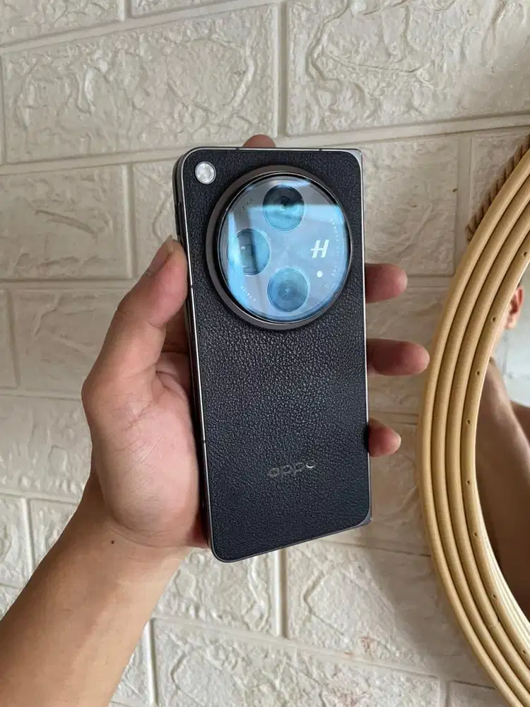 Oppo Find N3 Fold 5G 16/512Gb Black (-layar dalam saja)