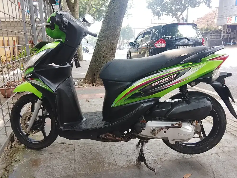 Honda Spacy 2011 Lengkap BPKB STNK faktur Mesin bagus