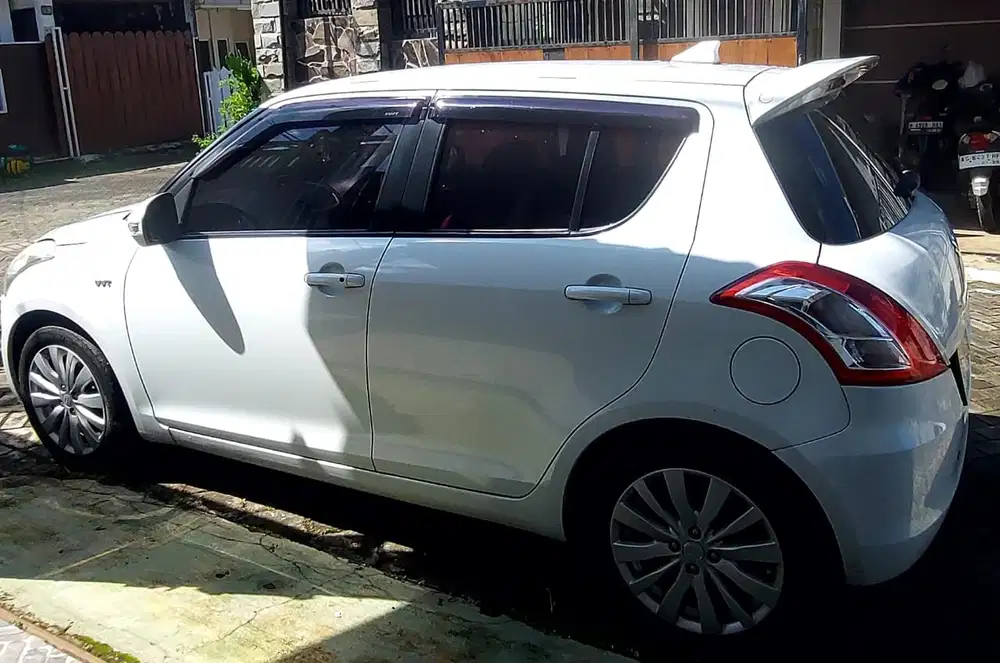 Suzuki Swift 2015 Bensin