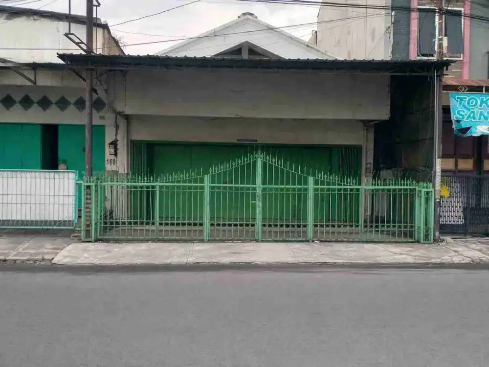 Di sewakan Ruko murah lebar 8 x 25 pinggir jalan..