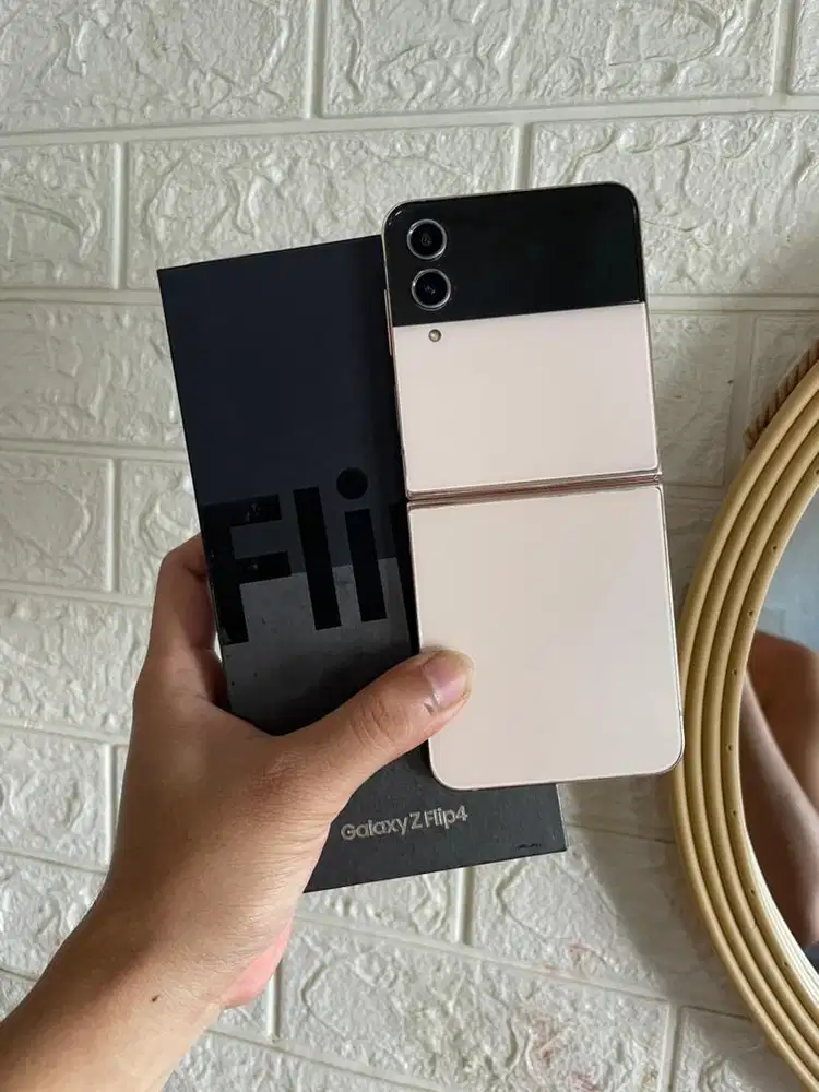 Samsung Z Flip 4 512Gb Gold Resmi sein (-garis)