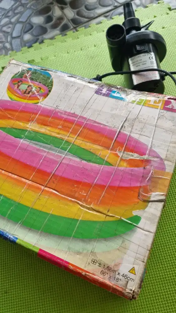 Kolam renang anak ukuran besar