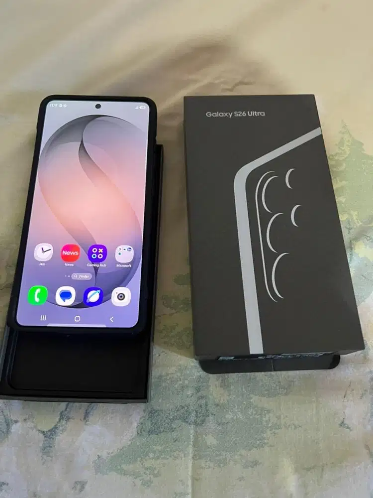 Samsung 26 ultra warna black baru 5 hari beli belum terpakai ram 1 tb