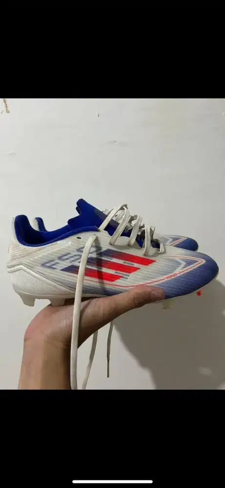 Sepatu bola f50 size 41
