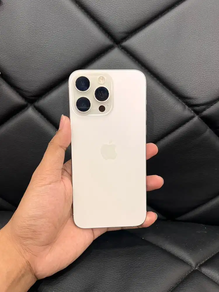 15 Pro 256 All Operator White Titanium Second