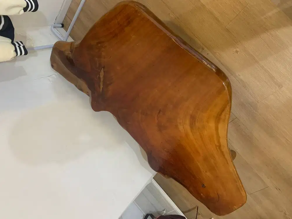 JUAL CEPAT MEJA KAYU SOLID UNIK GAADA KEMBARANNYA