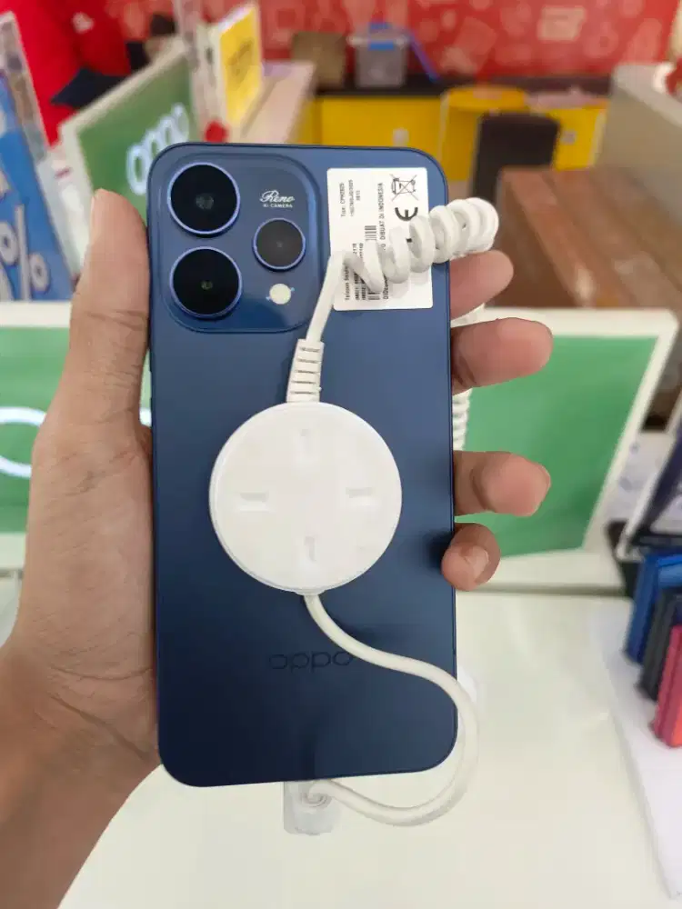 Oppo Reno 15 5G Tanpa dp