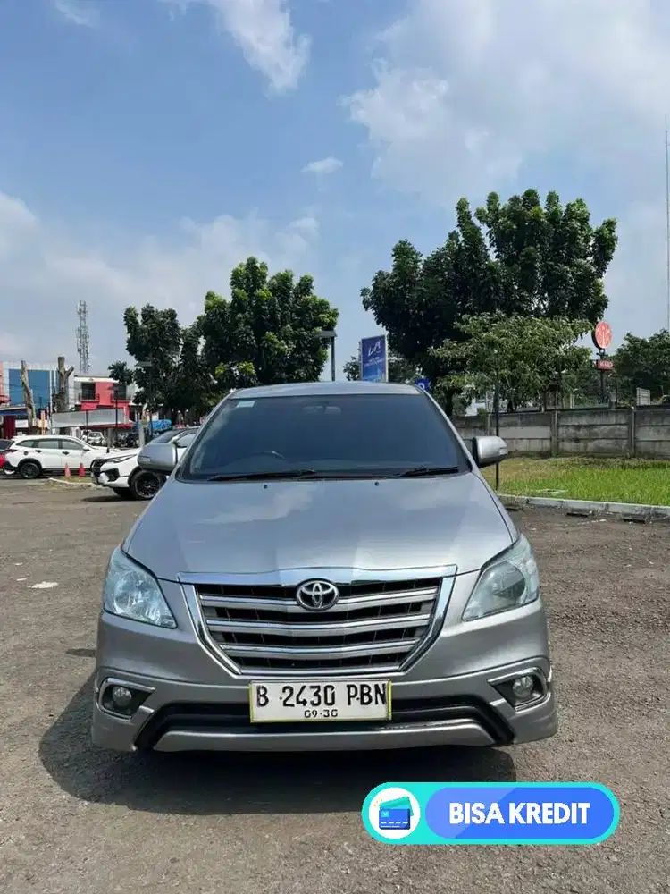 INNOVA 2.0 V LUX AT 2015 CAPTAIN SEAT