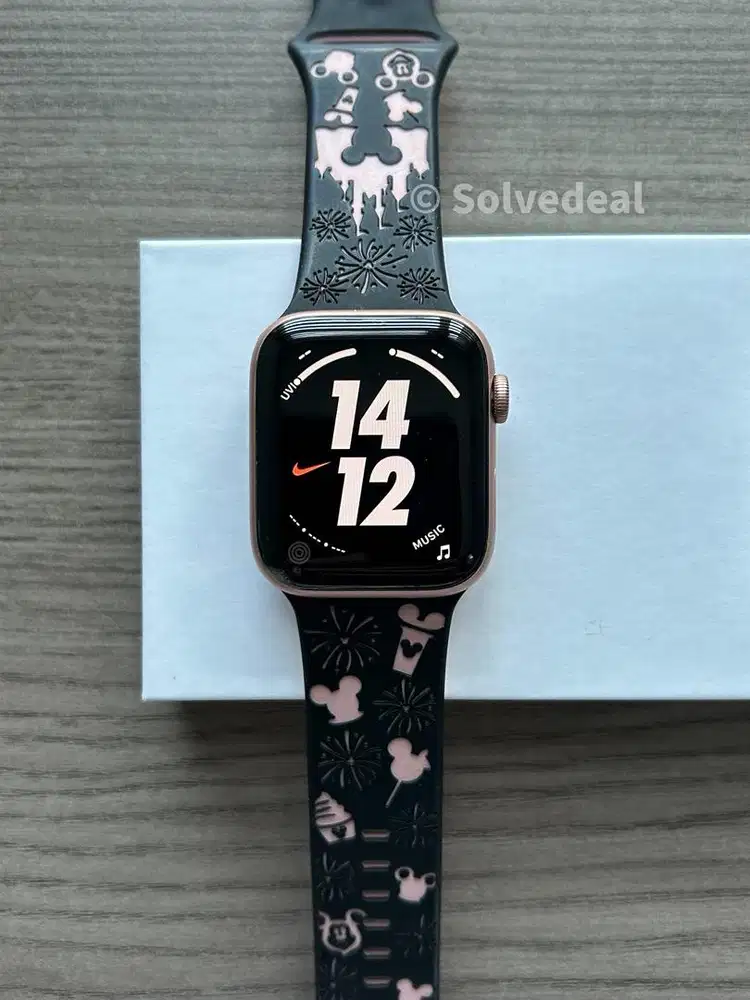 Apple Watch Series 5 44mm Gold — Mulus Full Fungsi + Bonus Strap