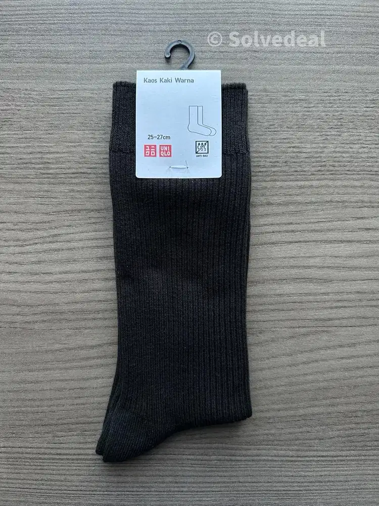 Kaos Kaki Uniqlo Hitam Original — Nyaman Anti Bau Size 40–42.5
