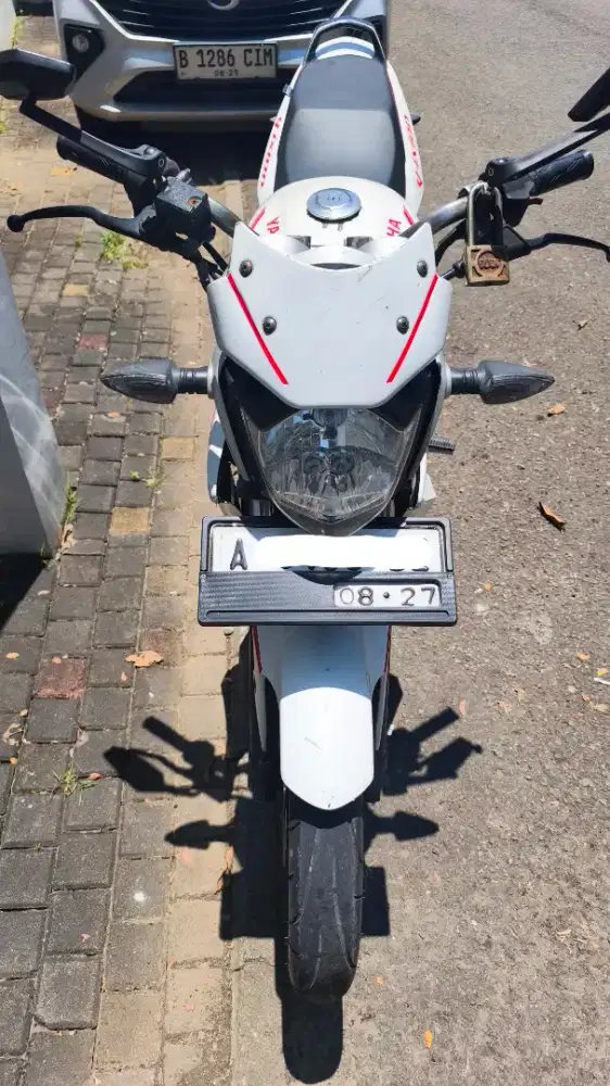 Yamaha Vixion Putih 2012