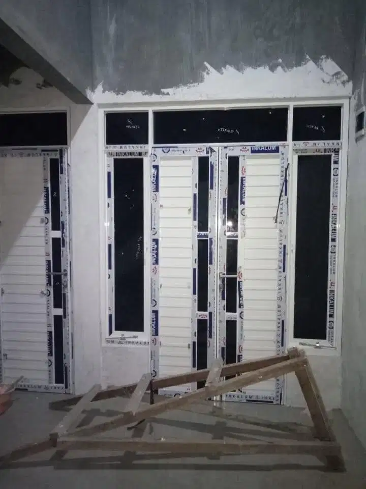 Pintu kusen jendela alumunium