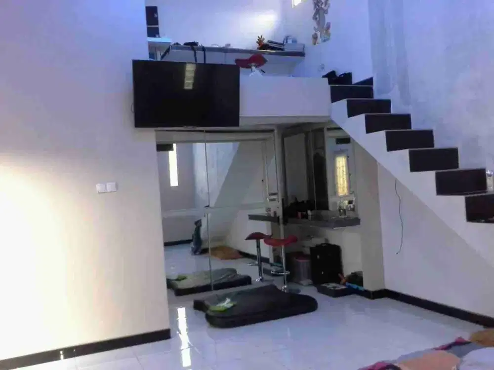 Rumah Luas Nyaman di belakang Gedung GUANG DONG