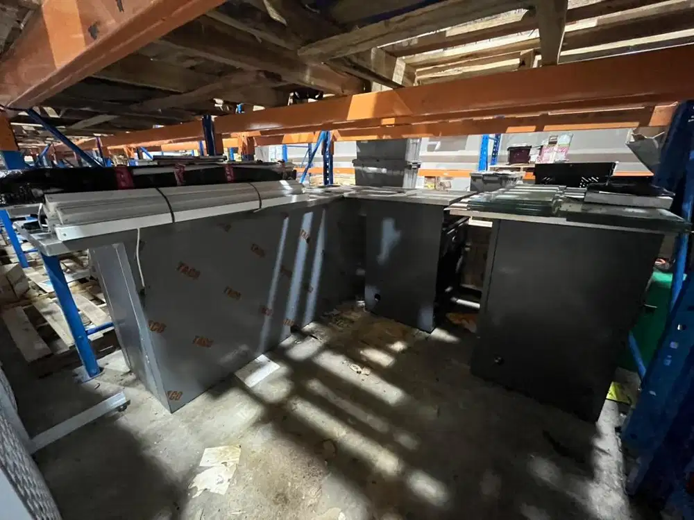 Gondola / rak back wall meja kasir ex toko