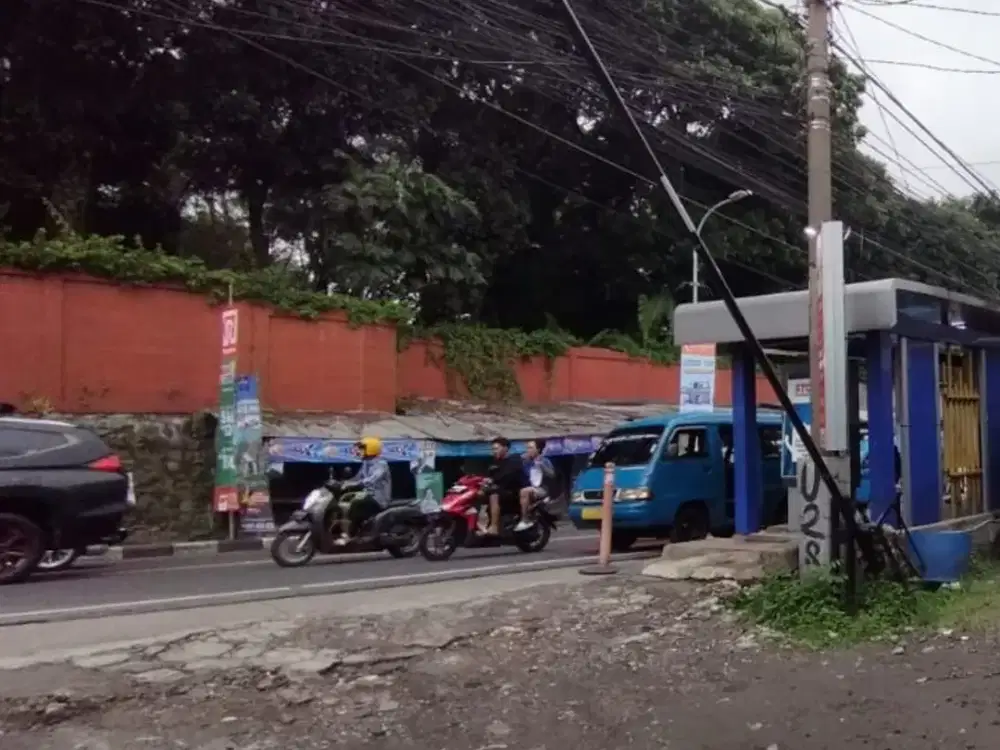 super. ramai.  tengah. kota.   harga. bagusss.  jln. raya. tajur.   ruko.  strategis.  masih. dikontrak. 6.bln. lagi.  kontrak. ga. pernah. kosong.   jual. cpt.