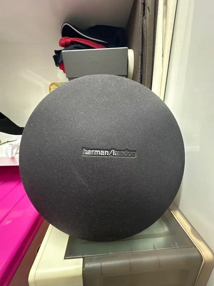 Harman Kardon Onyx 4 Studio portable Bluetooth speaker.