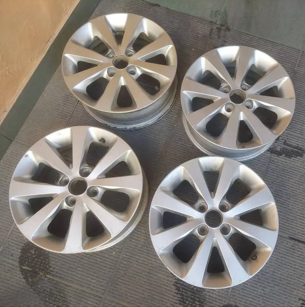 Velg (Oem) Original Kia All New Rio R 15 Bekas Pemakaian Pribadi