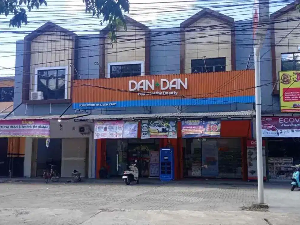 ruko  2 lantai pinggir jalan raya cadas-daon , 2 lantai , lebar 10 panjang 15 sangat luas