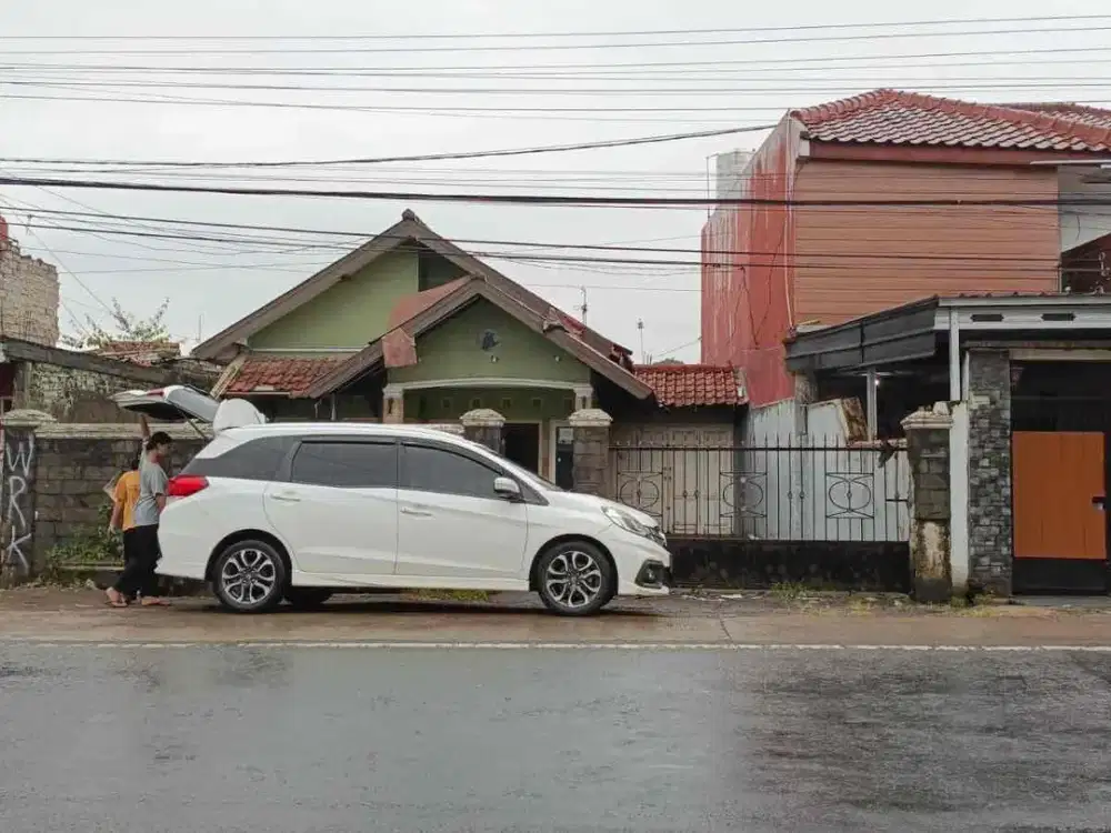 tempat. usaha. sgt strategis. cck. untuk. segala. usaha.  di. cianjur.  jln raya