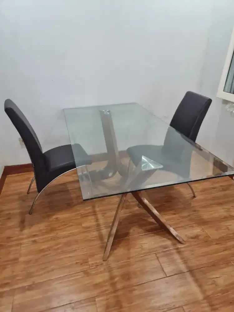 Dijual Meja Makan Kaca + 4 Kursi 4 merk Informa