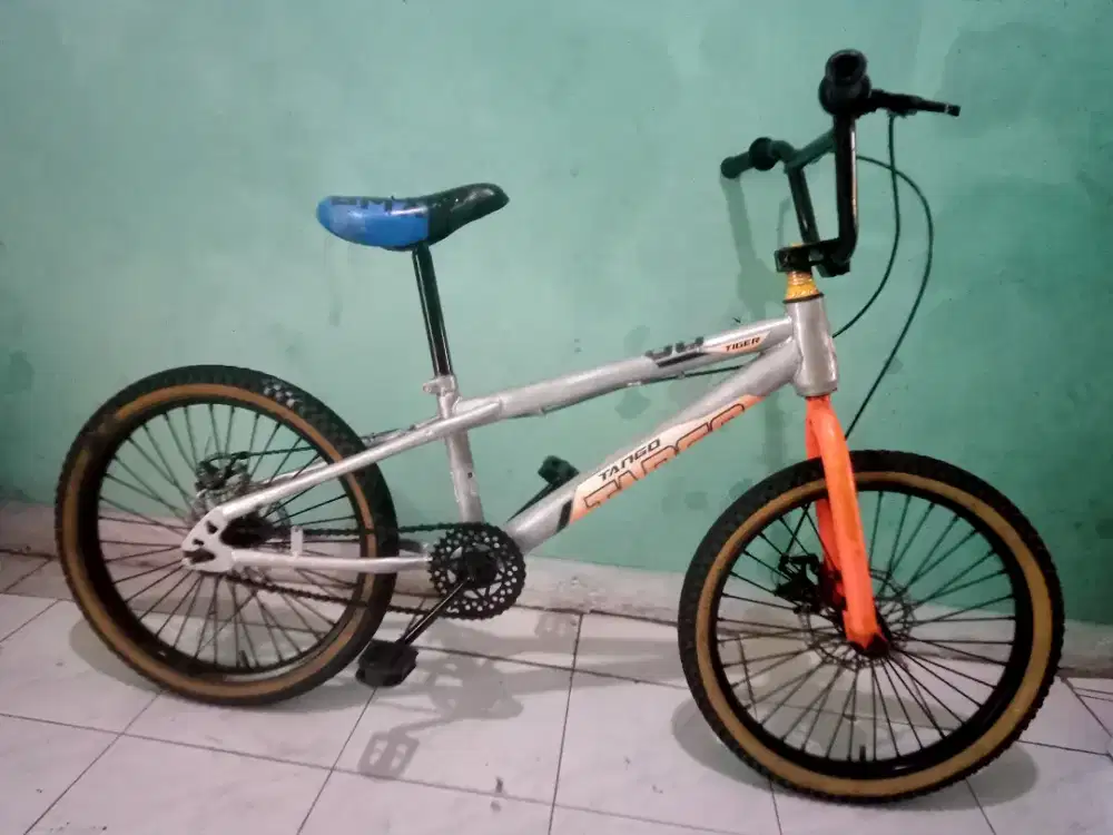 Dijual sepeda BMX merk TANGO
