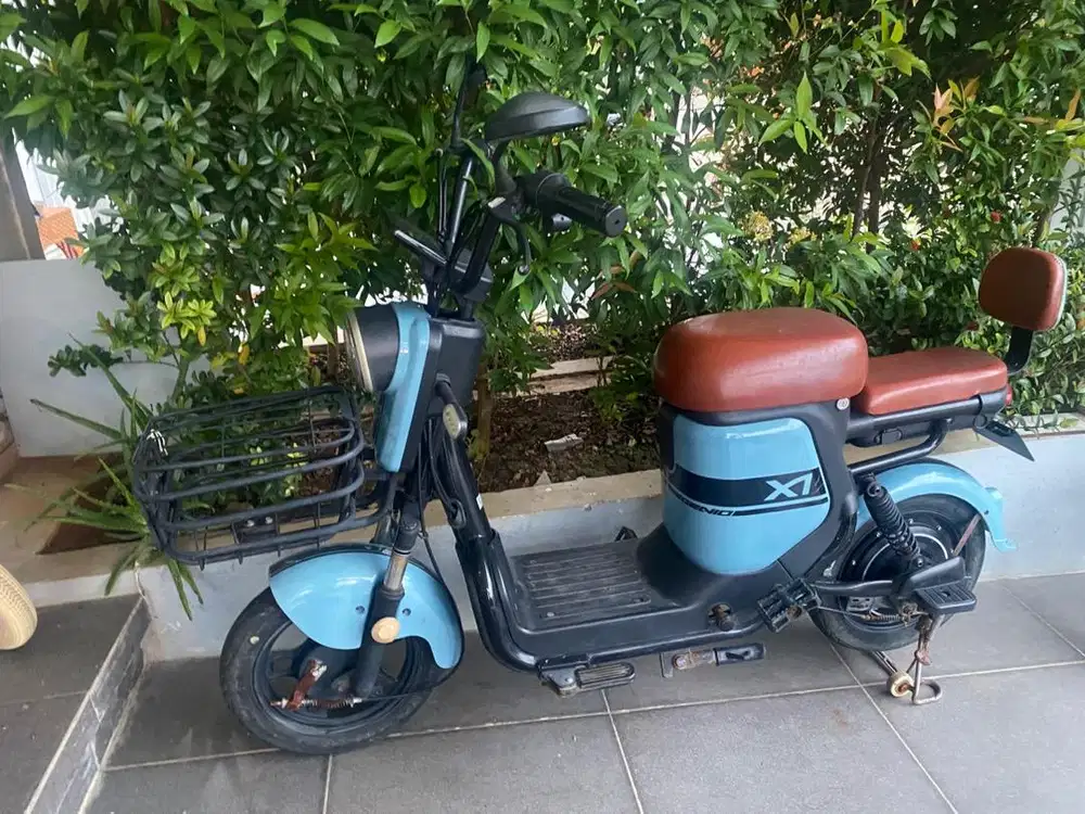 Sepeda listrik genio easton X1