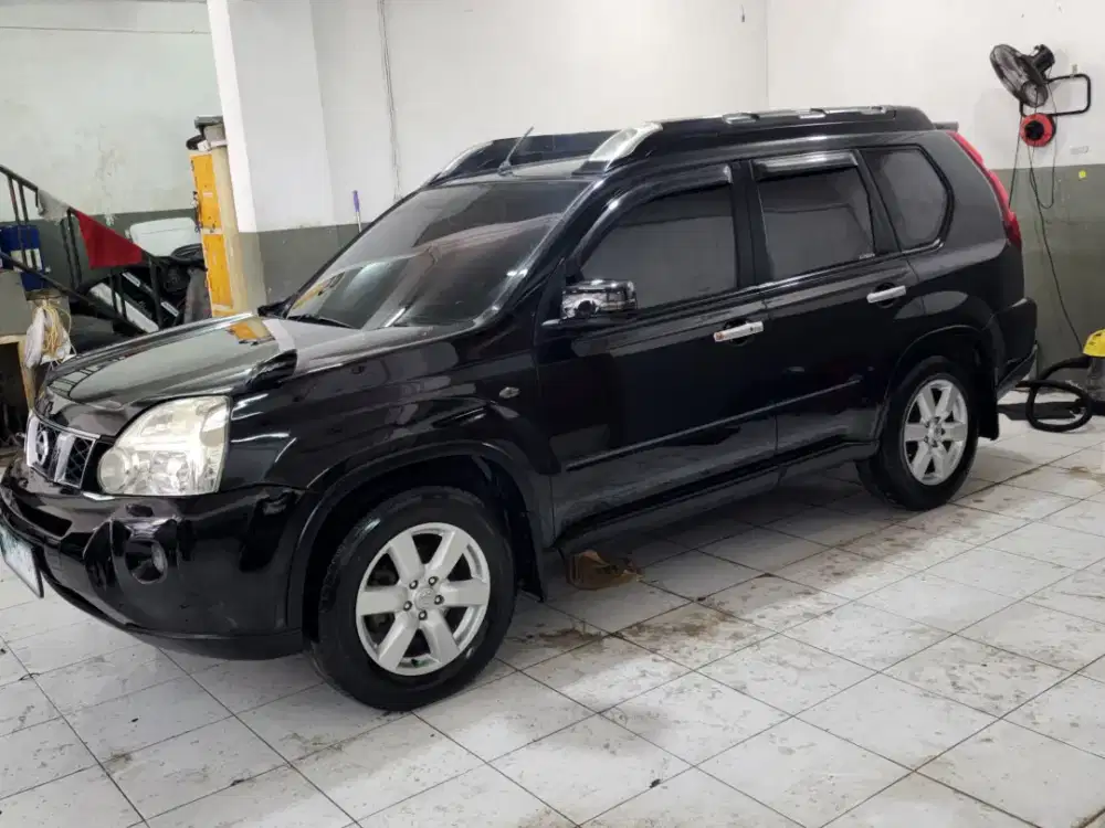 Nissan Xtrail XT 2.5 hitam 2008 automatic surabaya fullorisinil
