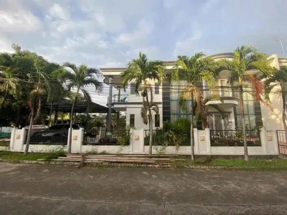 Jual Rumah di Muara Karang Posisi HOEK di boulevard Jual Rumah Bagus Muara Karang Jakarta utara