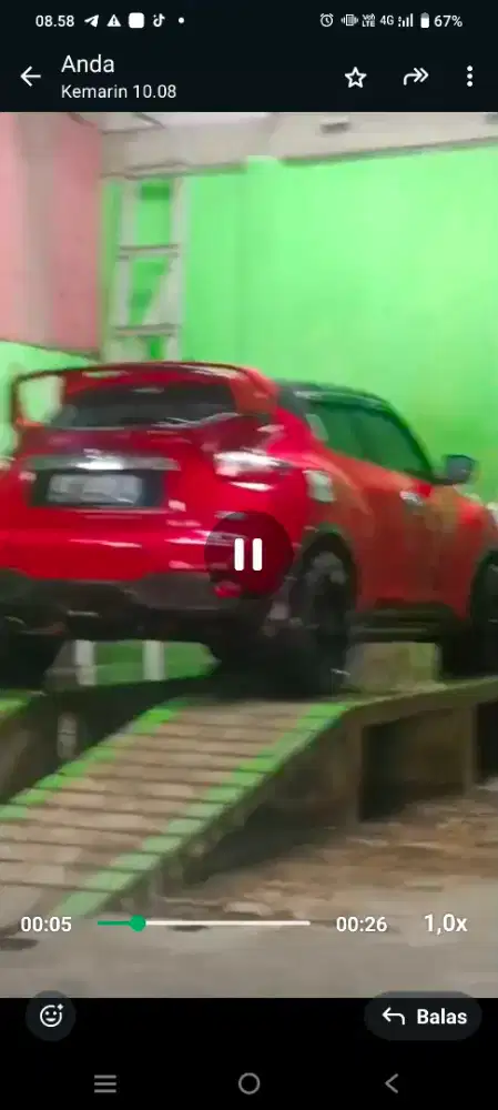 Di jual mobil juke type tertinggi thn 2015 interior red.