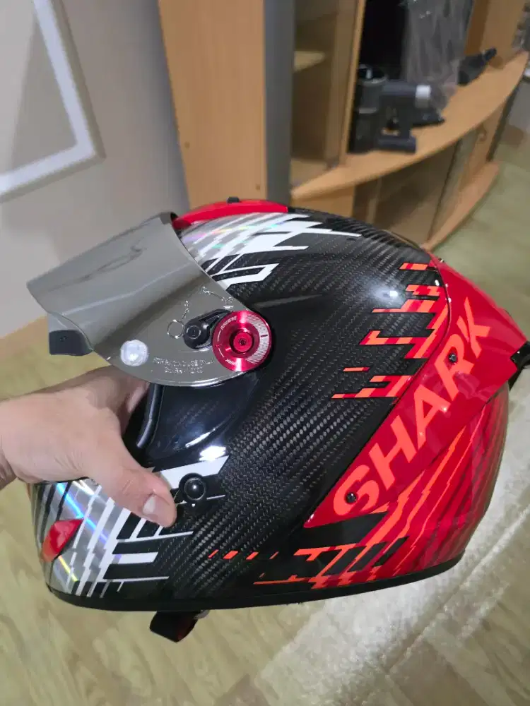 Shark Aeron Edgy Carbon Red Chrome size L