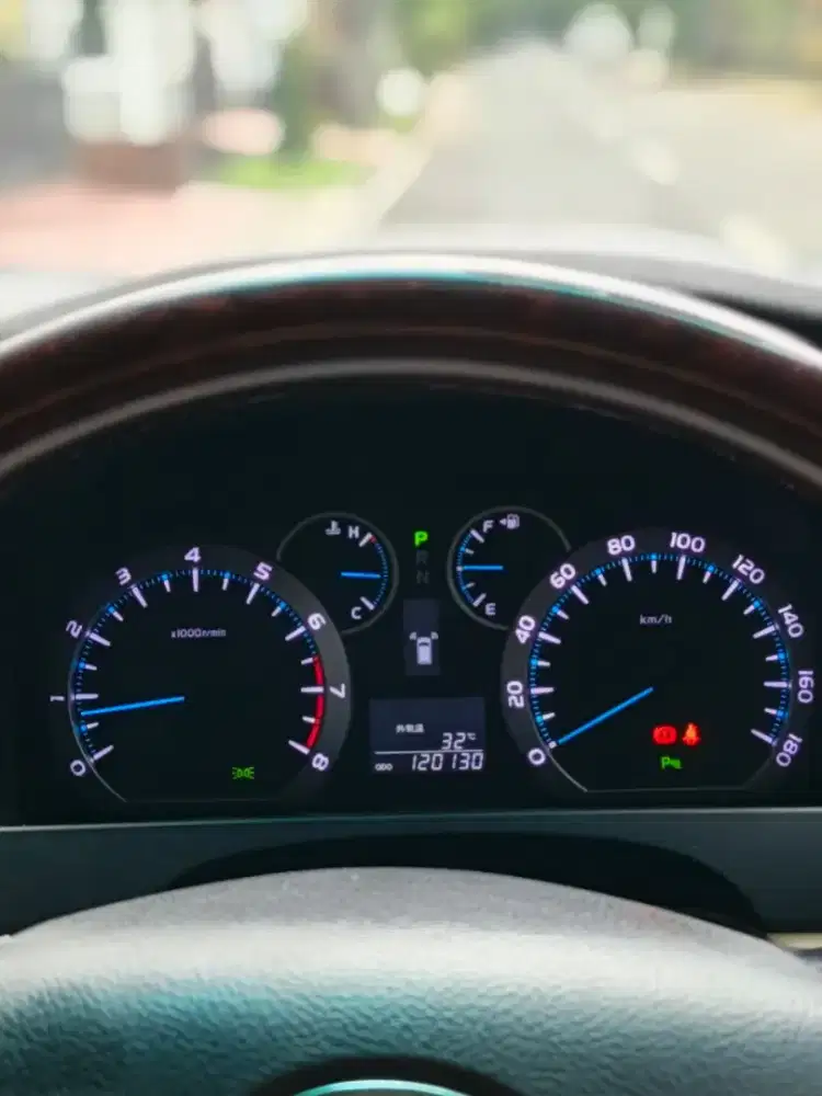 Alphard KM Low kaki baru