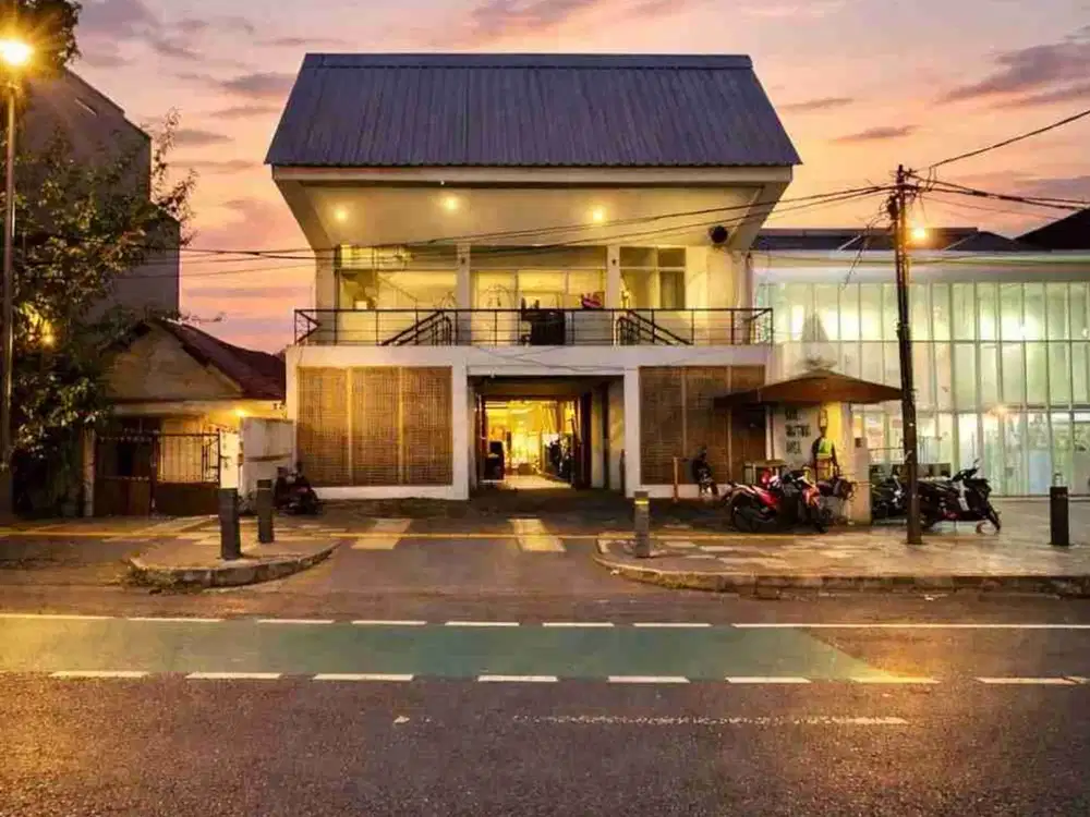 Mini Building Pinggir Jalan Raya Senopati! Area komersil