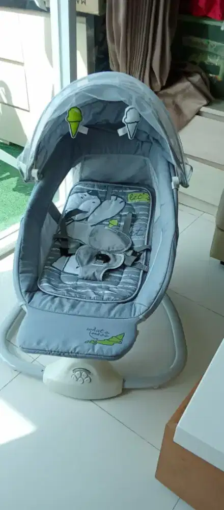 Bouncer Snuggli kondisi msh 90 persen mulus