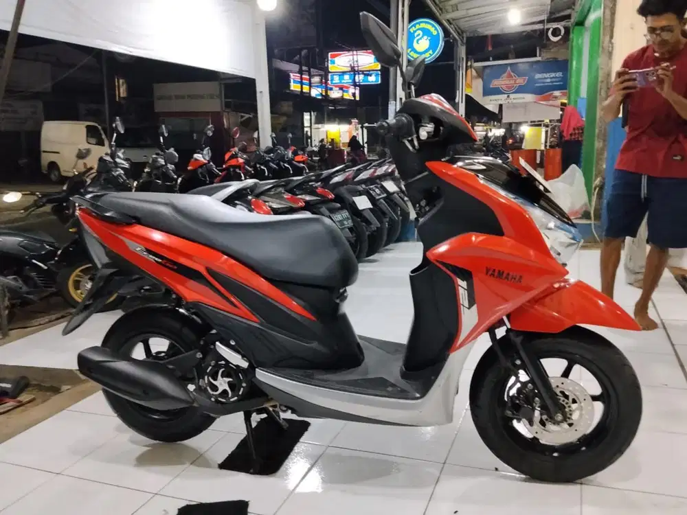 (3) Yamaha freego 125 2023