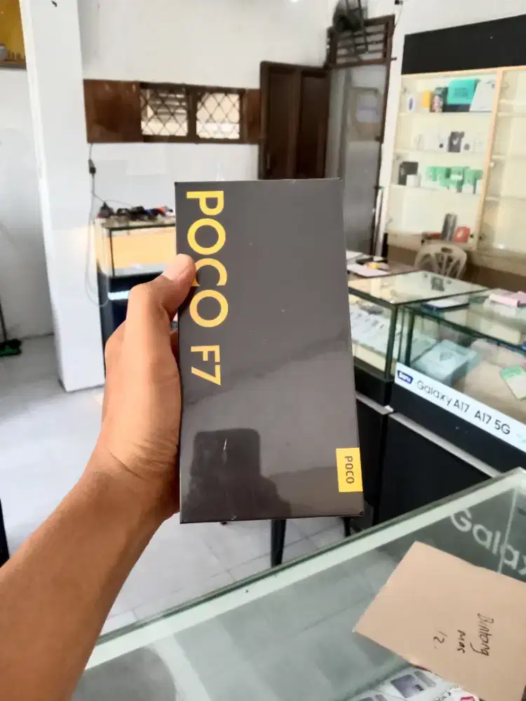 Berminat silahkan WA Poco F7 5G 12/512 Garansi resmi 15bln
