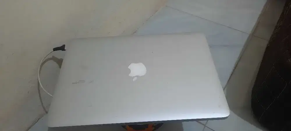 MACBOOK apple Second