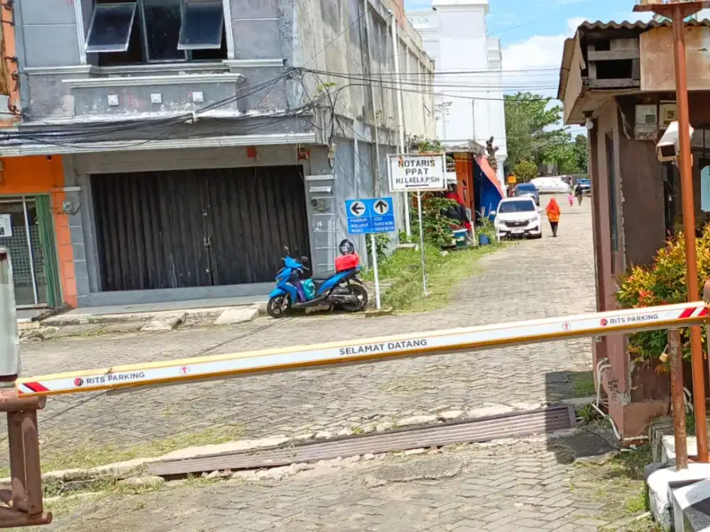 ruko. strategis. huk no. 1.   parkir. luas.  satu2. termurah.